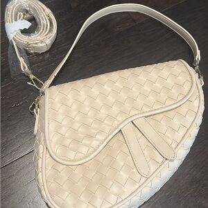 Elegant Cream Woven Shoulder Bag